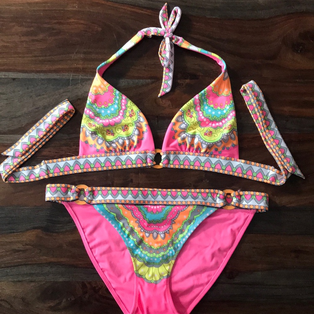 NWOT Victoria’s Secret Bikini - Size S/M